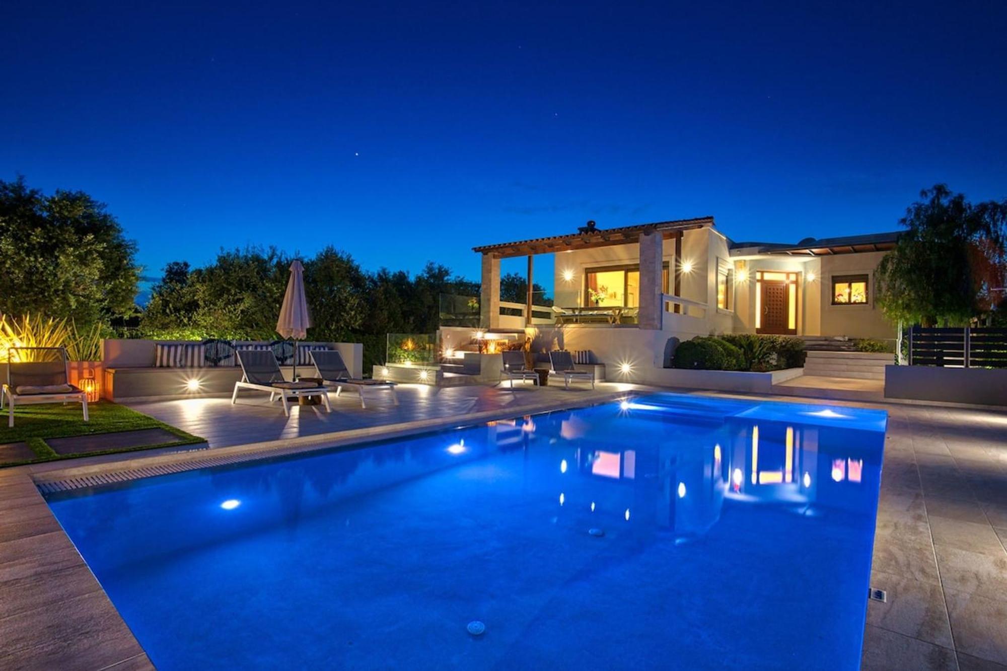 Villa Ampelaki - Premium Villa With Heated Pool Kounoupidhianá Eksteriør billede